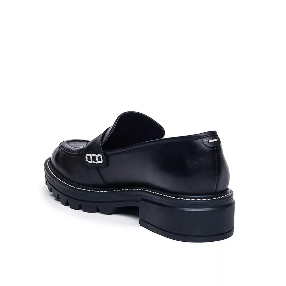 Bernardo Chandler Black Leather Loafers | Size US 8.5